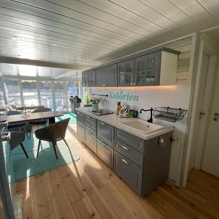 Tatil Evi Schwimmendes Ferienhaus Sundowner Buchholz (Mecklenburg-Vorpommern)