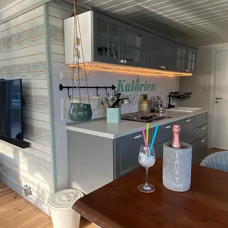 Schwimmendes Ferienhaus Sundowner Tatil Evi